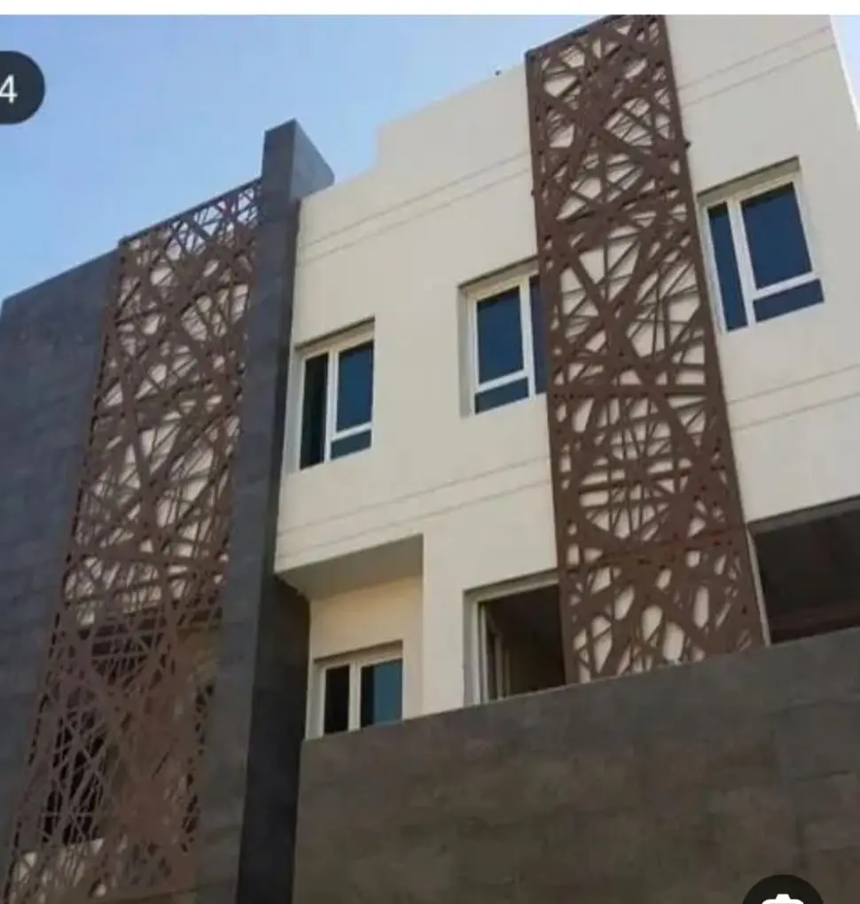 تركيب سواتر معدنية عصرية بتصاميم هندسية مبتكرة
