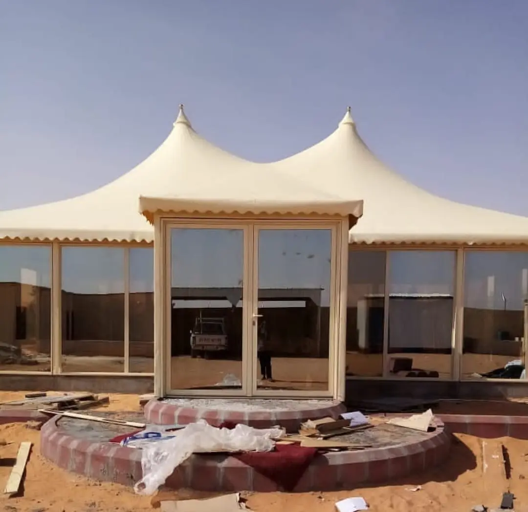بيوت شعر سياحية للتخييم الفاخر في الصحراء