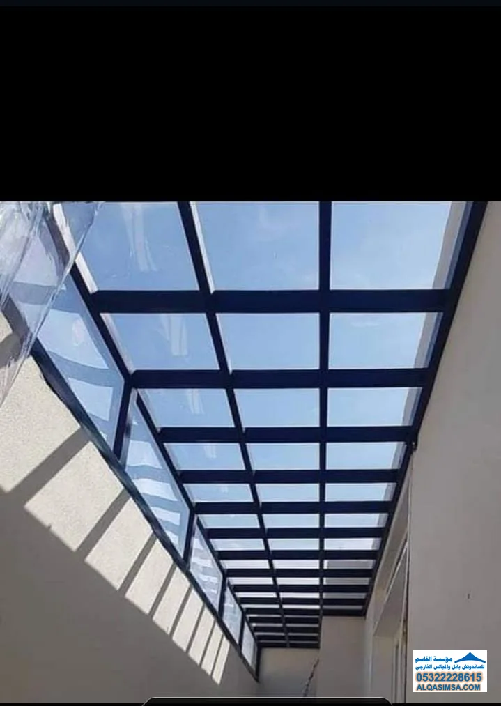 واجهة زجاجية من اللكسان الشفاف